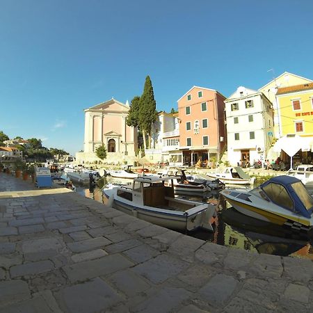 Bed&Breakfast Saturn Veli Lošinj Kültér fotó